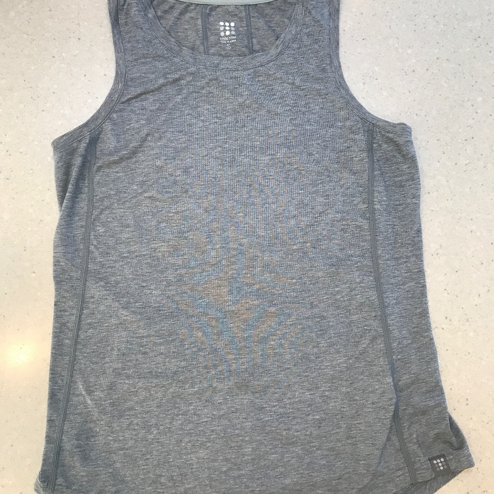 Title Nine Vibe Tank, size small